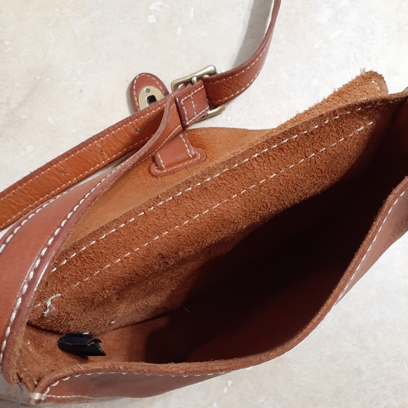 SOLD  Leather FOSSIL ~FREE w/ 2+ Bundle ! ✨❤ - Picture 4 of 6